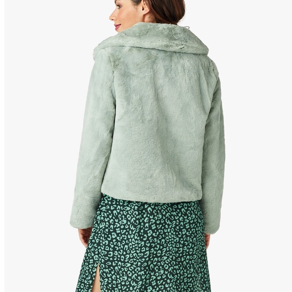 NWOT Charlie holiday faux fur coat ✨ - Picture 2 of 10